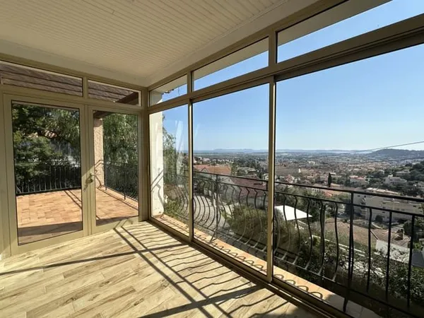 secteur 'Villa Noailles' RARE 128 M2 pour la maison + garage