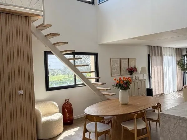 Maison contemporaine récente - 5 pièces - 160 m² - 4 chambres