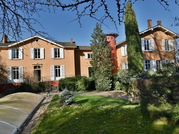Demeure de caractère du XVIIIe siècle - 435 m² - Parc arboré de 5 000 m² - Piscine - Au calme absolu