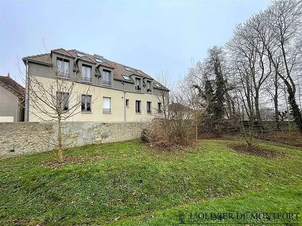 Appartement Plaisir 2 pièces en duplex de 60 m² au sol