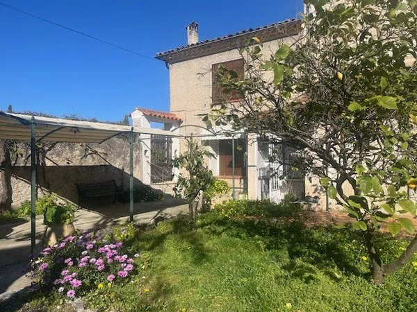 RARE sur le marché, Charmante maison 3 pièces à rénover Em