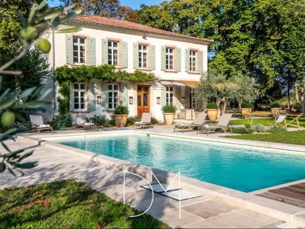 Maison 7 pièces 300 m²