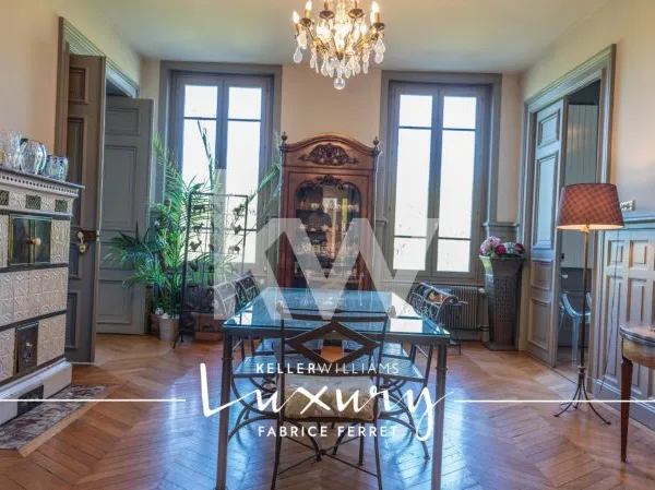 VENTE d'un appartement de 7 pièces (200 m²) à clermont ferran