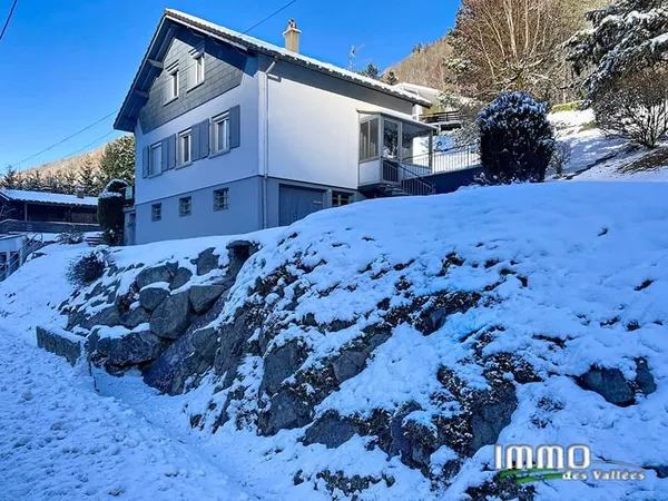Maison avec Garage Double