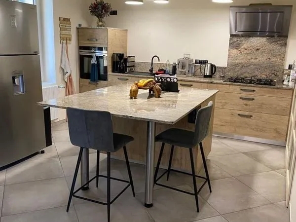 Maison familiale 5 pièces 171 m²