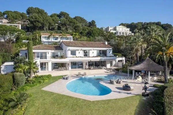 CANNES CHEMIN DES COLLINES - VILLA D'EXCEPTION