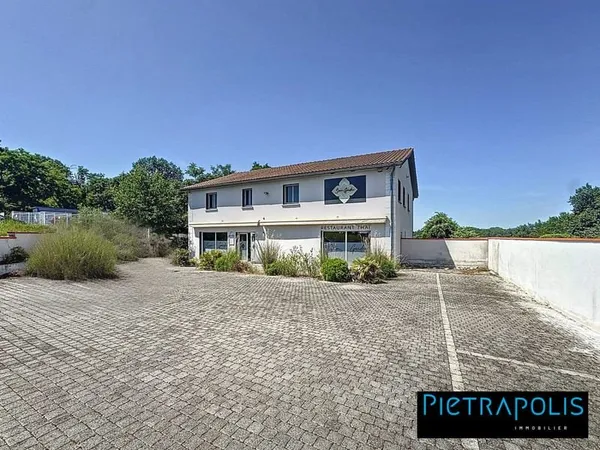 Bâtiment Commercial ou de Bureaux à Craponne de 430m2