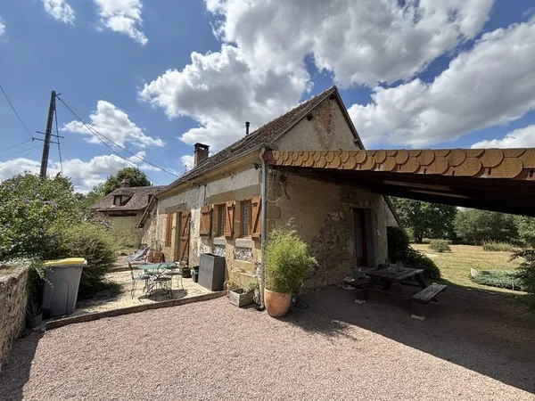 Buxières-les-Mines Charmante maison de campagne avec 3136 m2 de terrain dans un environnement calme 