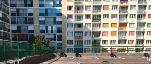 Stationnement Location Saint-Denis   60€
