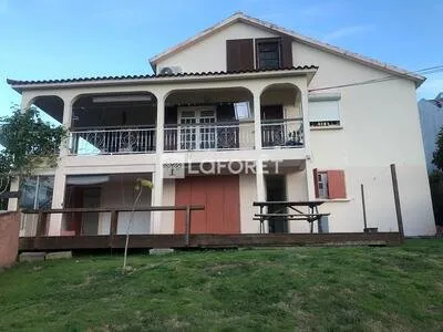 Bas de villa T3 non meublé à louer Gosier Bas-du-Fort