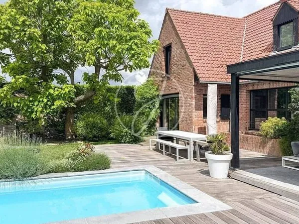 Maison 9 pièces 285 m²
