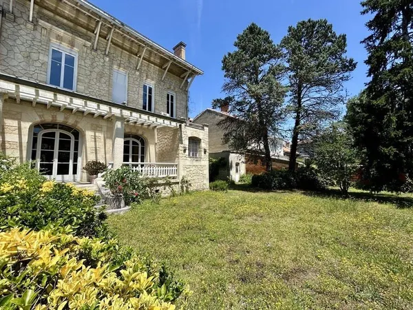 Hôtel particulier 10 pièces 215 m²