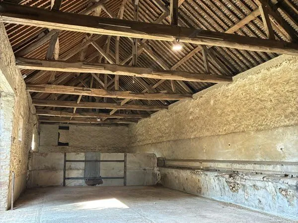 Location bâtiment 250m2 pour stockage