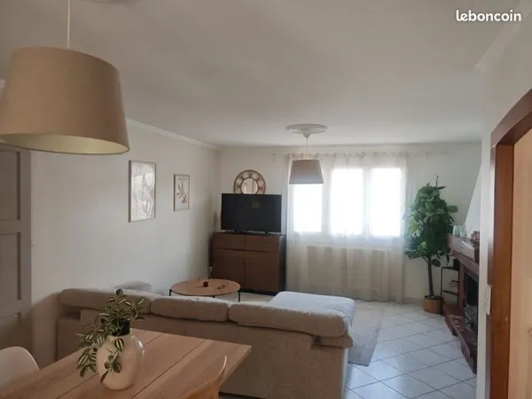Grande maison familiale 260 m² - Terrain 2400 m² - Calme absolu - Chirens