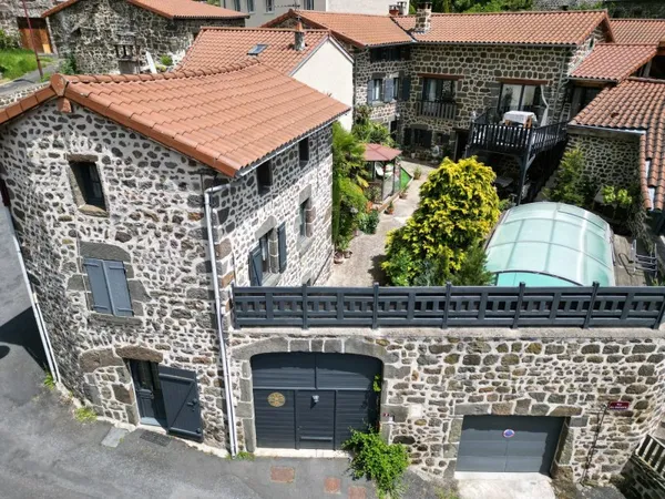 Maison 10 pièces 270 m²