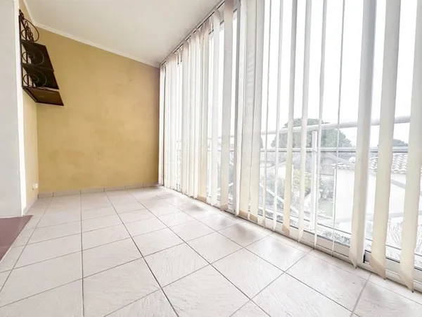T2 résidence fermée avec TERRASSE fermée et PISCINE !!!