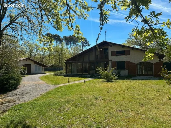 Maison sur 5000m2 avec dépendances