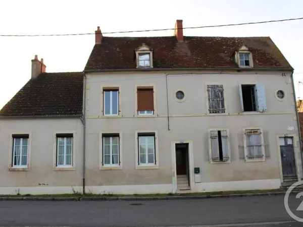 Maison 9 pièces 243 m²