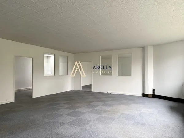 Local 138 m²