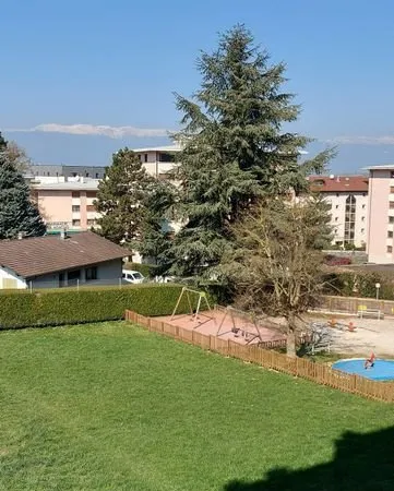F1 bis meublé à louer sur St Julien en genevois