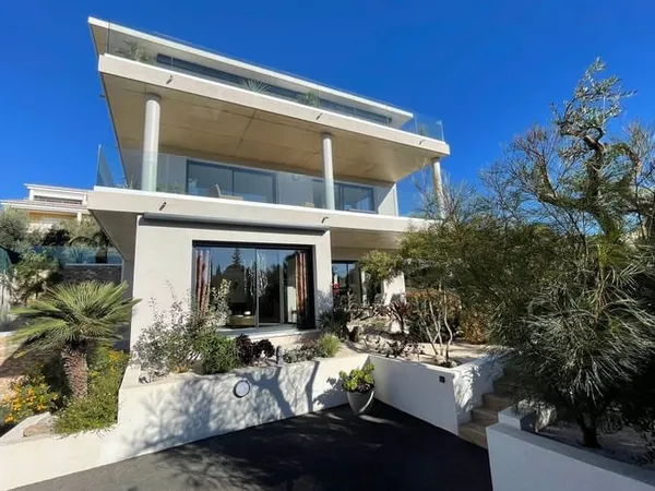 Immeuble 14 pièces 370 m²