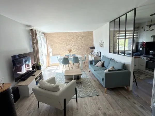 Appartement T3 67 m² lumineux avec balcon + parking - Centre Palaiseau / RER B