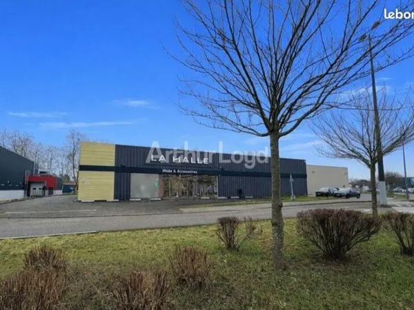 Local commercial 960 m²