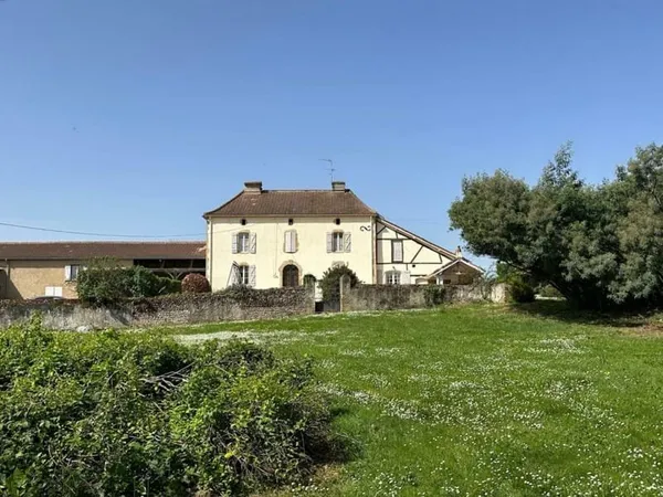 MAISON DE MAITRE AVEC DEPENDANCES
