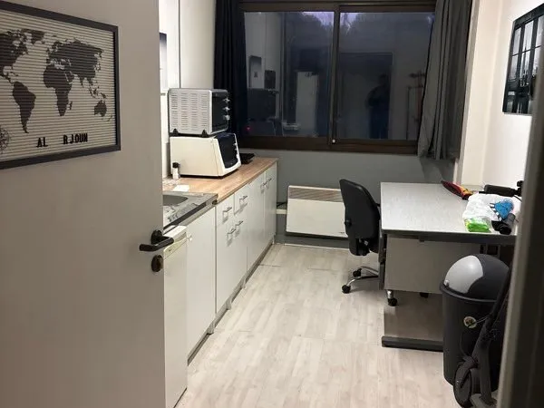 Affaire Loue bureau 10m2 tout charge comprises