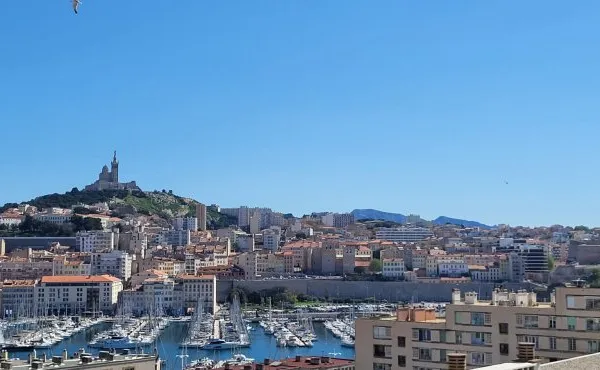 Superbe Appartement avec Vue sur Mer au Vieux Port de Marsei