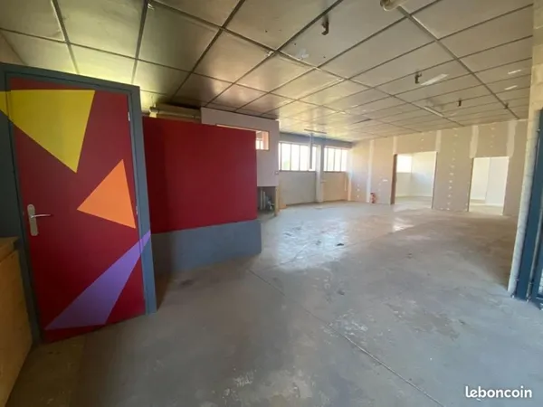 Local industriel 183 m²