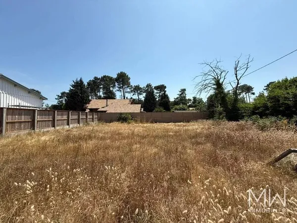 Terrain à bâtir Vente Arès  550m² 299000€