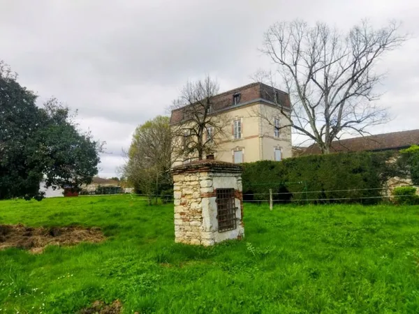 Propriété avec dépendance proche Cahors