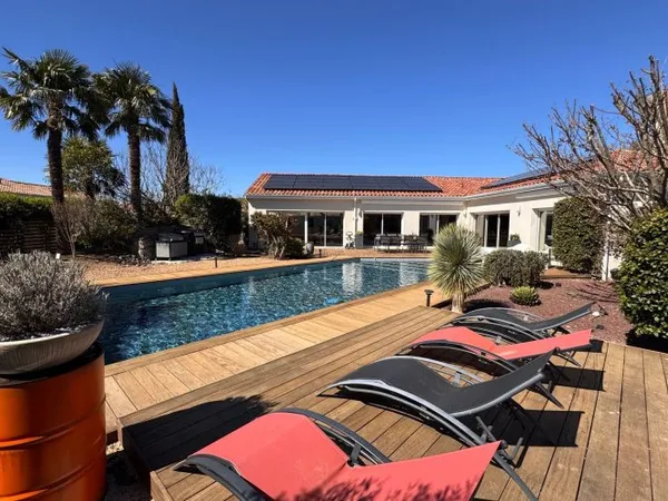 Maison 5 pièces 220 m²