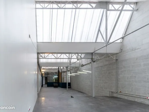 Bureau atelier de type loft 92 m² Cachan