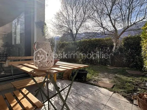 Coup de coeur ! T3 rénové en rez-de-jardin avec 85 m² d'extérieur