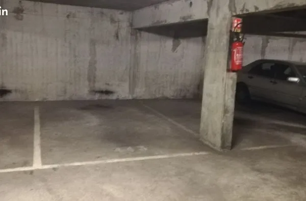 Parking Chatillon centre - rue Lasègue
