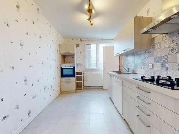 À VENDRE Saint-Étienne, La Jomayere Appartement traversant