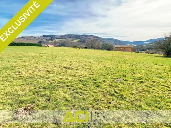 OUEST MACON - TERRAIN CONSTRUCTIBLE AVEC VUE - 892 M2