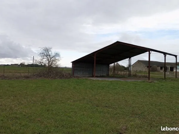 Local d’activité et entrepôt Vente Vézières 1p 100m² 20000€