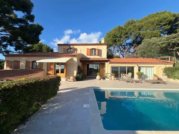 Propriété 7 pièces 200 m²