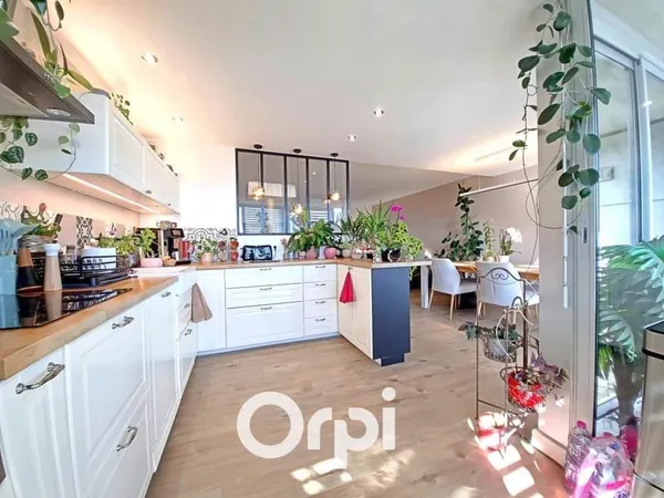 Superbe appartement 5 pièces de 110 m² - Dernier étage avec terrasses, stationnements et garage