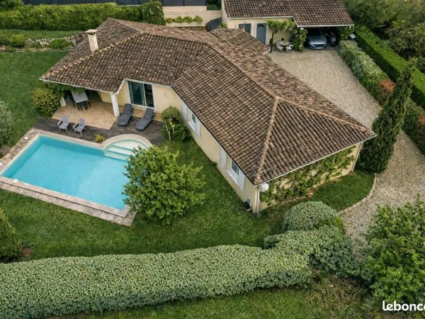 Maison familiale 120 m² - terrain intimiste de 1200 m² - MONTUSSAN