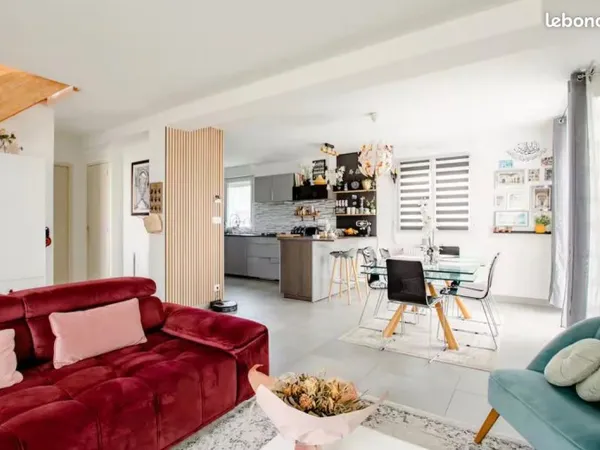 Maison contemporaine T6 — 101 m² — Terrain 336 m²