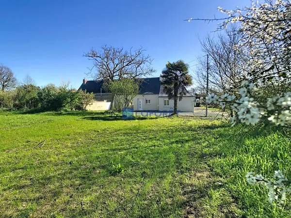 Maison 3 chambres , terrain 3700m²