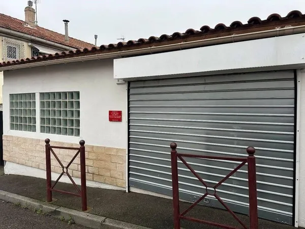 Local commercial 1 pièce 60 m²