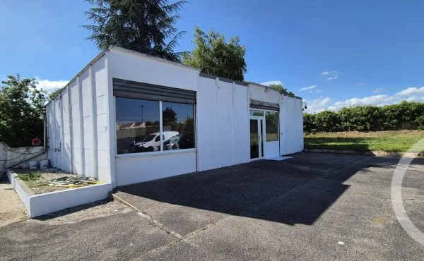 Local 2 pièces 90 m²