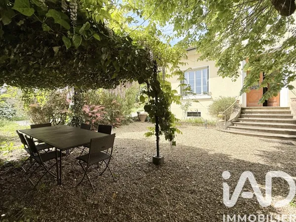 Maison 8 pièces 220 m²