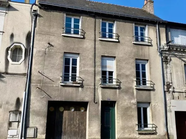Immeuble de rapport en plein centre de CHÂTEAU DU LOIR