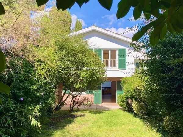 Maison 7 pièces 151 m²